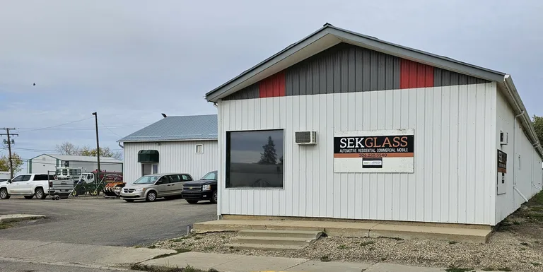 Exterior of the SEK Glass shop